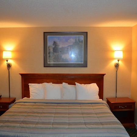 Hyannis Host Inn Zewnętrze zdjęcie