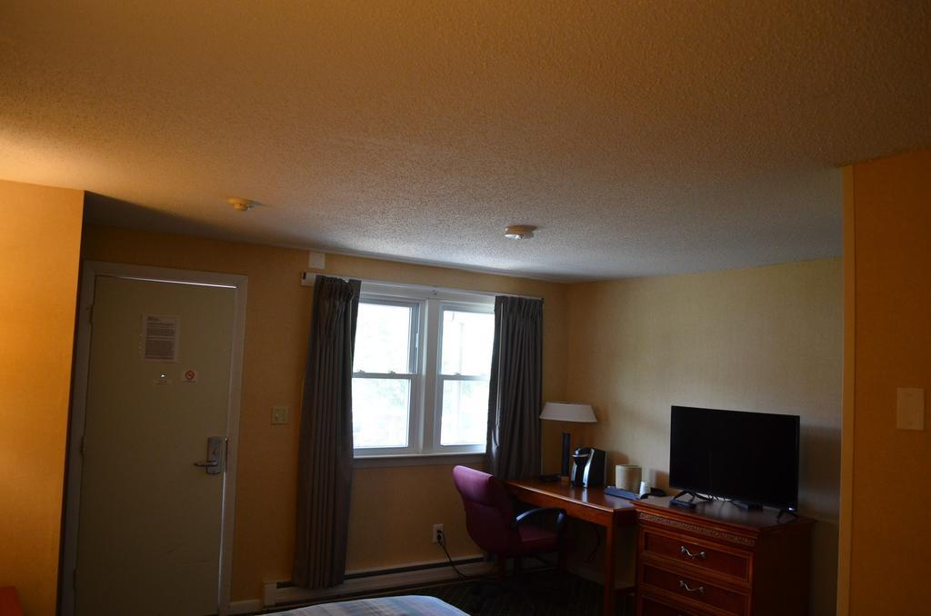 Hyannis Host Inn Zewnętrze zdjęcie